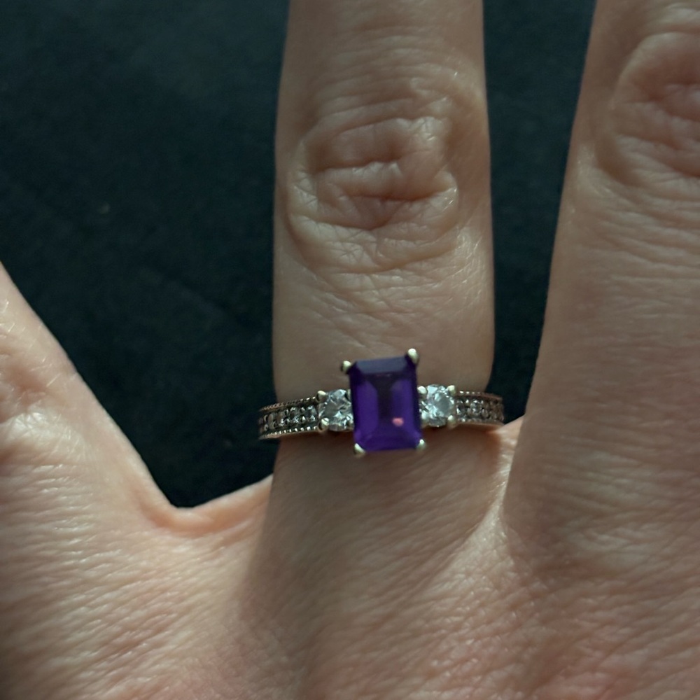Beautiful Amethyst Ring - Picture 8 of 10